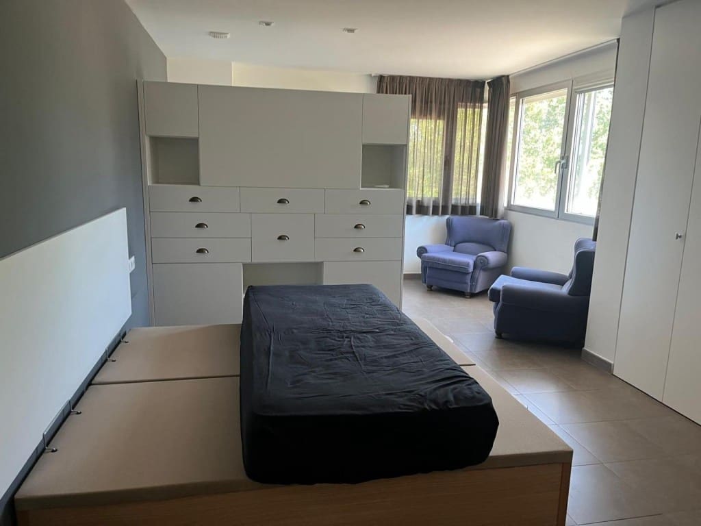 3 bedroom Villa for sale in Almansa with garage - € 365,000 (Ref: 9949447)