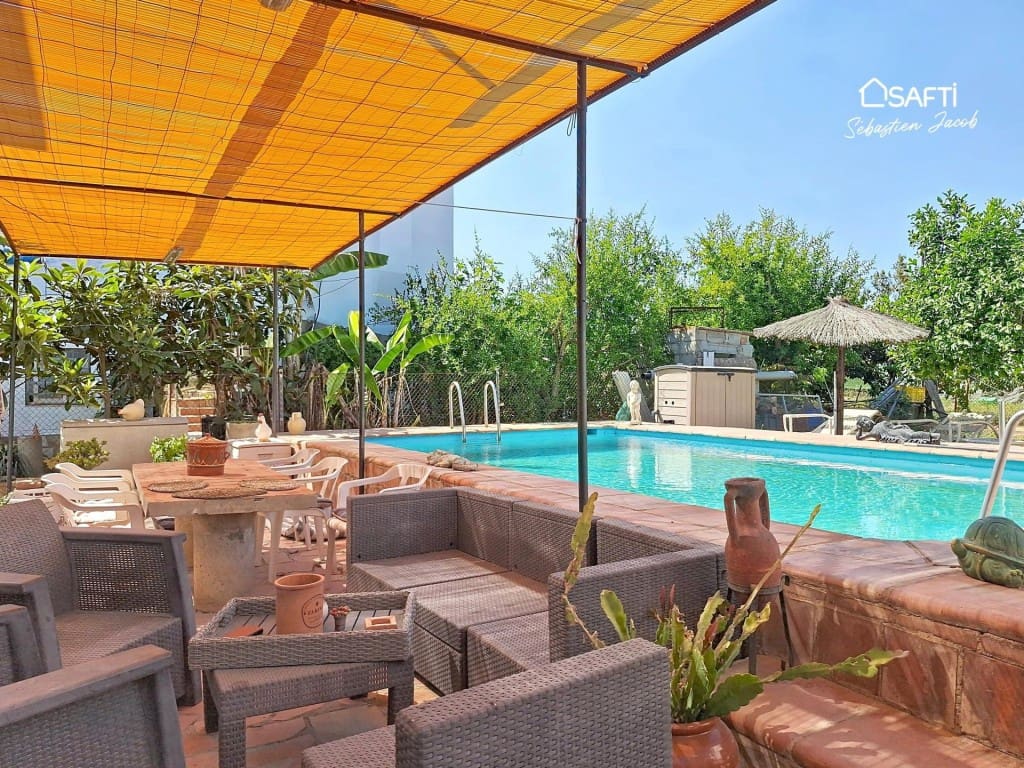Finca/Casa Rural de 6 habitaciones en Oliva en venta con piscina - 320.000 € (Ref: 9949450)