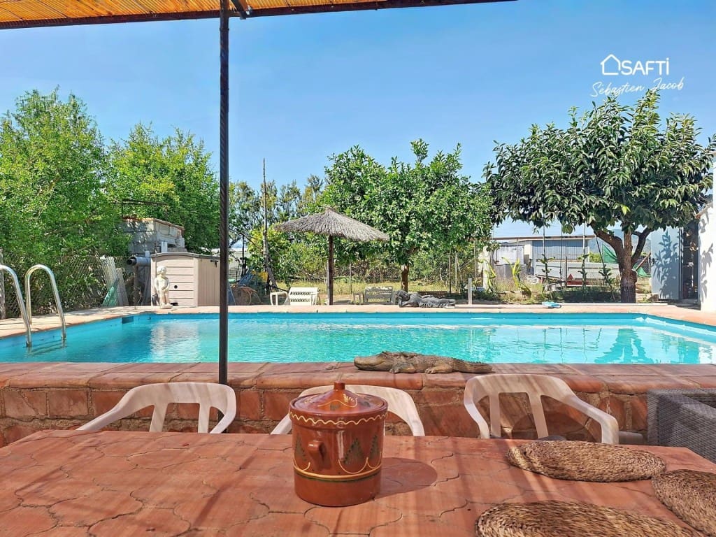 Finca/Casa Rural de 6 habitaciones en Oliva en venta con piscina - 320.000 € (Ref: 9949450)