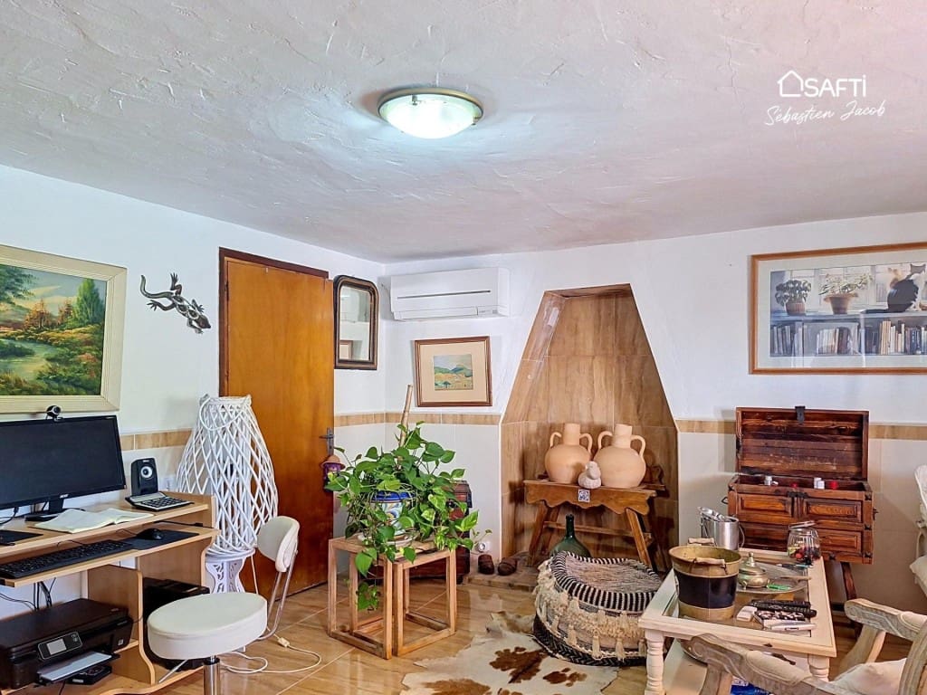Finca/Casa Rural de 6 habitaciones en Oliva en venta con piscina - 320.000 € (Ref: 9949450)