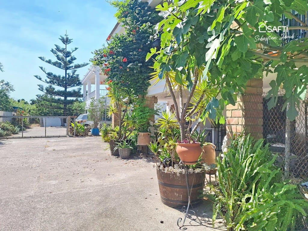 Finca/Casa Rural de 6 habitaciones en Oliva en venta con piscina - 320.000 € (Ref: 9949450)