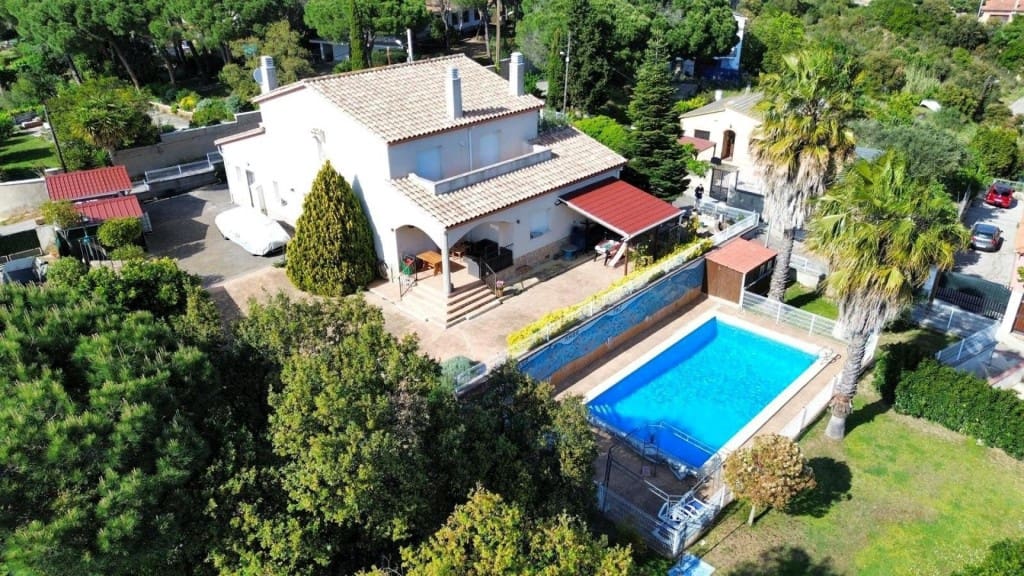 6 makuuhuone Huvila myytävänä paikassa Macanet de la Selva - 445 000 € (Ref: 9952328)