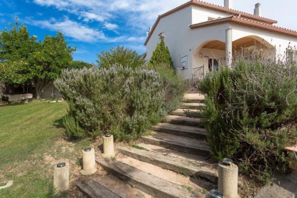 6 makuuhuone Huvila myytävänä paikassa Macanet de la Selva - 445 000 € (Ref: 9952328)