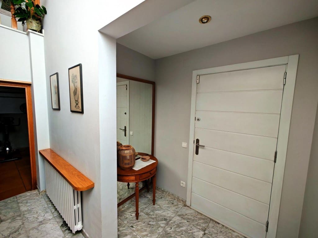 4 soverom Villa til salgs i Breda med garasje - € 329 000 (Ref: 9952329)