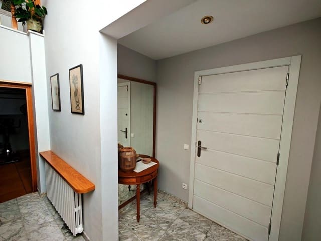 4 sypialnia Willa na sprzedaż w Breda z garażem - 329 000 € (Ref: 9952329)