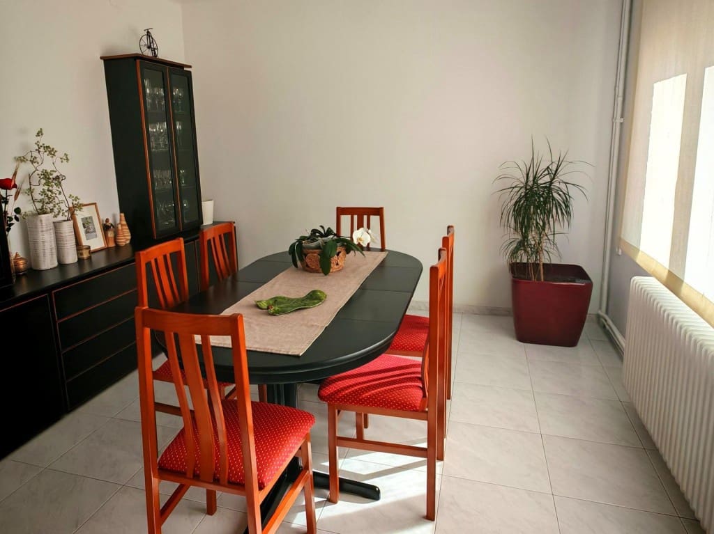 4 soverom Villa til salgs i Breda med garasje - € 329 000 (Ref: 9952329)
