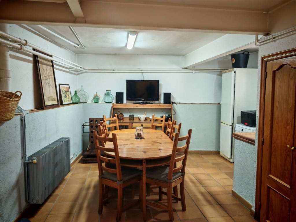 4 soverom Villa til salgs i Breda med garasje - € 329 000 (Ref: 9952329)