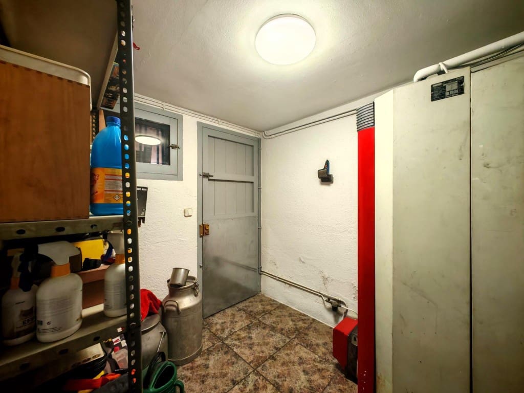4 soverom Villa til salgs i Breda med garasje - € 329 000 (Ref: 9952329)