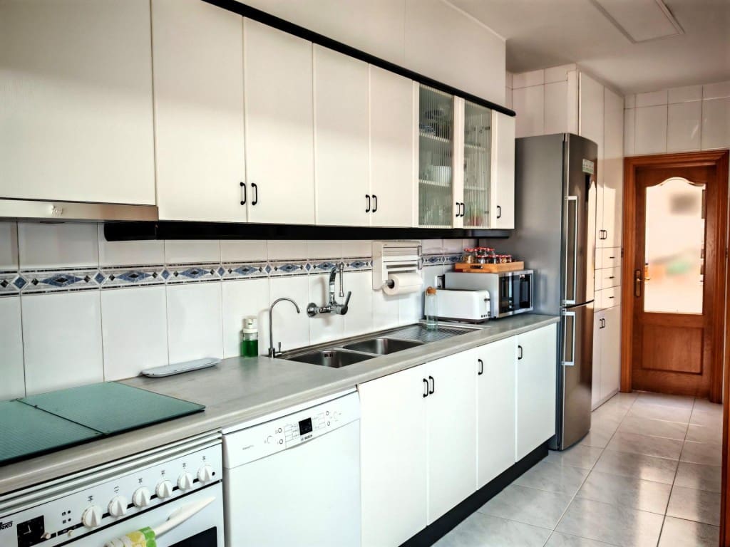 4 soverom Villa til salgs i Breda med garasje - € 329 000 (Ref: 9952329)