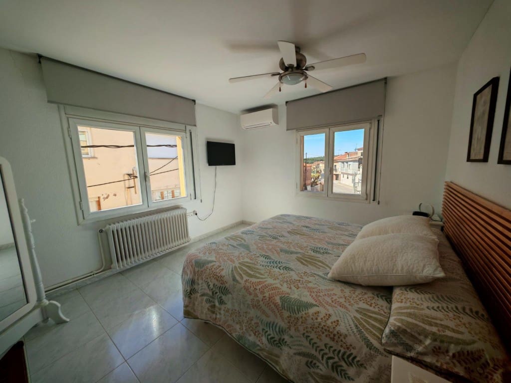 4 soverom Villa til salgs i Breda med garasje - € 329 000 (Ref: 9952329)