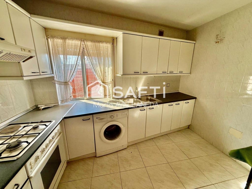 Toimisto myytävänä paikassa Villaquejida - 98 000 € (Ref: 9952332)