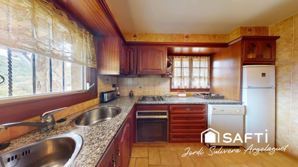 4 slaapkamer Villa te koop in Santa Cristina d'Aro met zwembad - € 780.000 (Ref: 9952333)