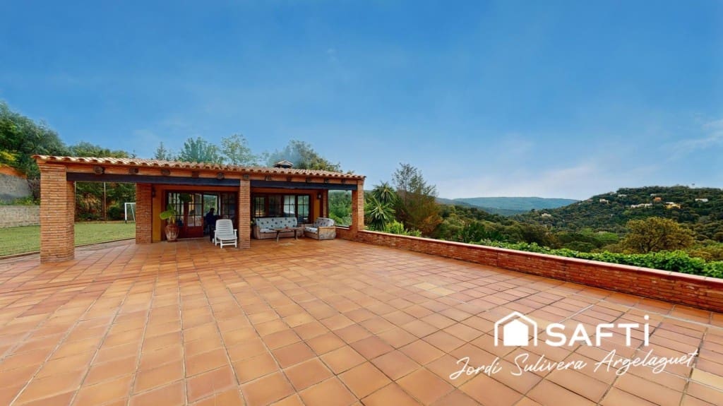 4 slaapkamer Villa te koop in Santa Cristina d'Aro met zwembad - € 780.000 (Ref: 9952333)