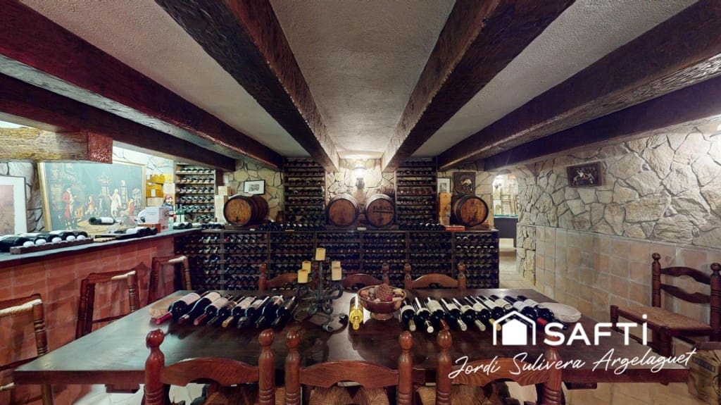 4 slaapkamer Villa te koop in Santa Cristina d'Aro met zwembad - € 780.000 (Ref: 9952333)