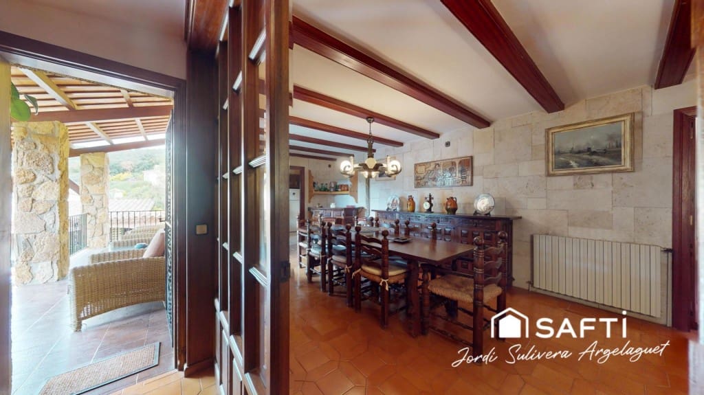 4 slaapkamer Villa te koop in Santa Cristina d'Aro met zwembad - € 780.000 (Ref: 9952333)