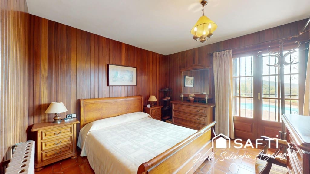 4 slaapkamer Villa te koop in Santa Cristina d'Aro met zwembad - € 780.000 (Ref: 9952333)