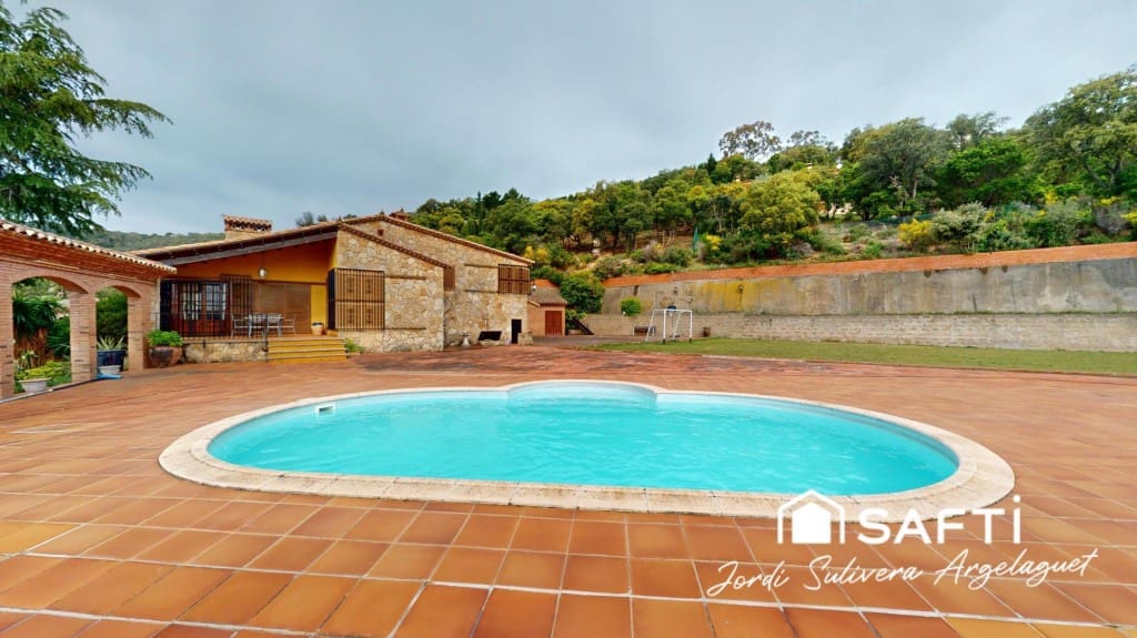 4 slaapkamer Villa te koop in Santa Cristina d'Aro met zwembad - € 780.000 (Ref: 9952333)