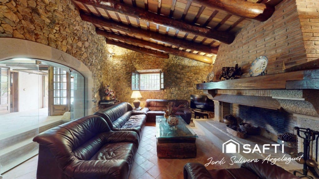 4 slaapkamer Villa te koop in Santa Cristina d'Aro met zwembad - € 780.000 (Ref: 9952333)