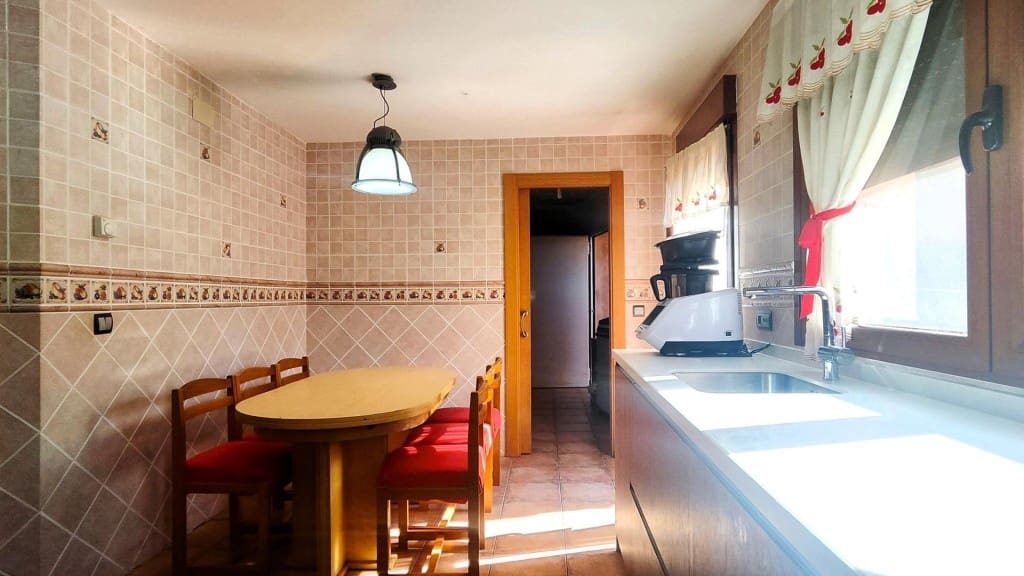 6 sovrum Villa till salu i Cuadros - 299 000 € (Ref: 9952336)