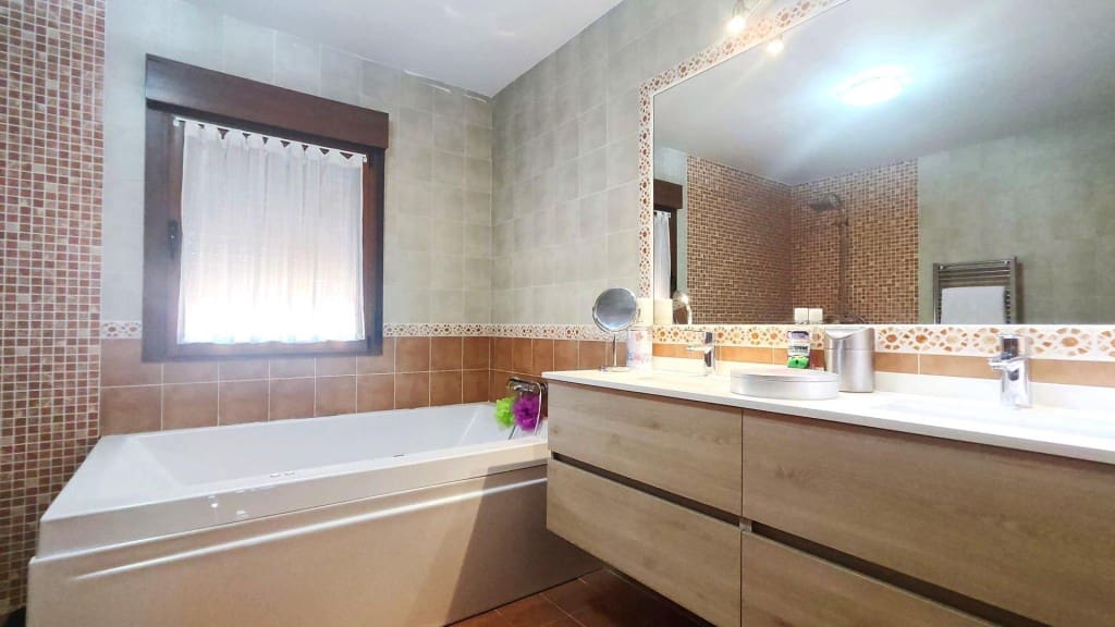 6 sovrum Villa till salu i Cuadros - 299 000 € (Ref: 9952336)