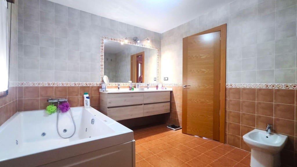 6 sovrum Villa till salu i Cuadros - 299 000 € (Ref: 9952336)