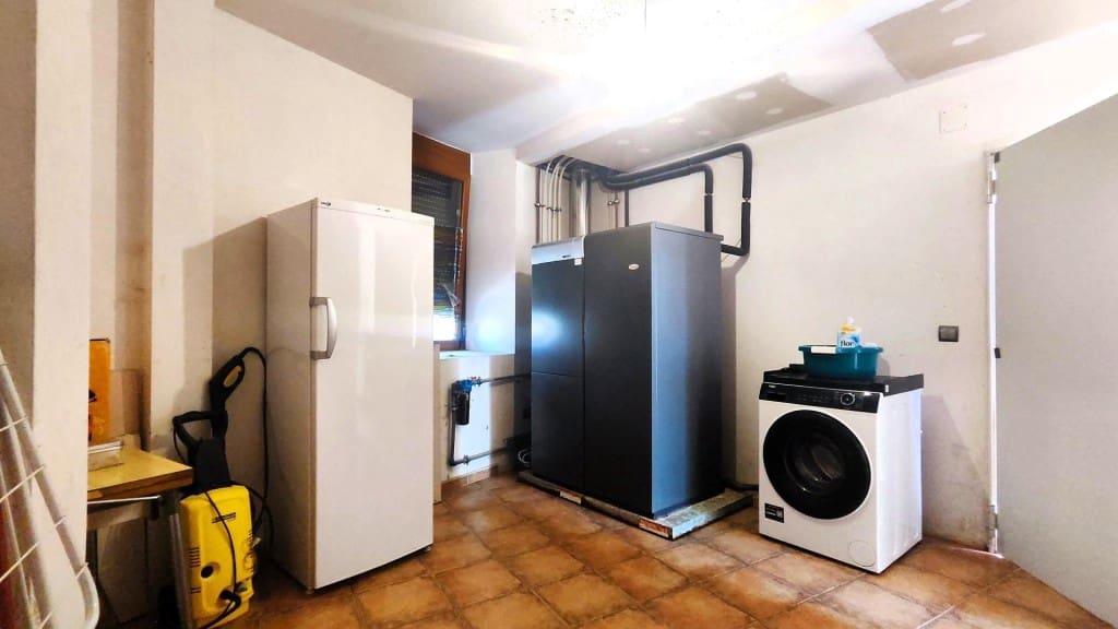 6 sovrum Villa till salu i Cuadros - 299 000 € (Ref: 9952336)