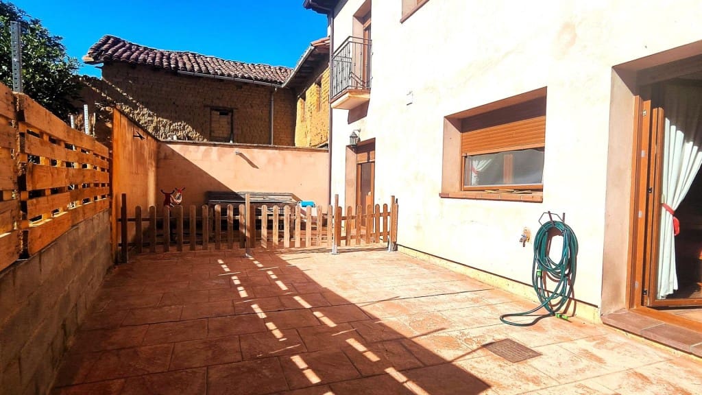 6 sovrum Villa till salu i Cuadros - 299 000 € (Ref: 9952336)