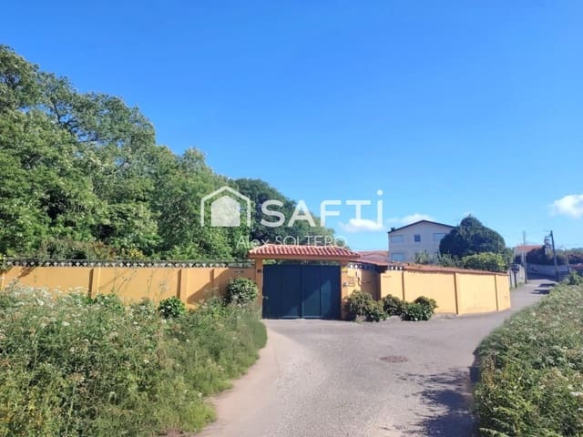 5 bedroom Villa for rent in Vigo with garage - € 2,300 (Ref: 9952338)