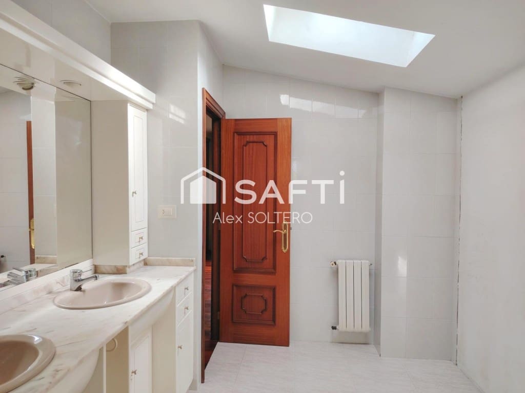 5 soveværelse Villa til leje i Vigo med garage - € 2.300 (Ref: 9952338)