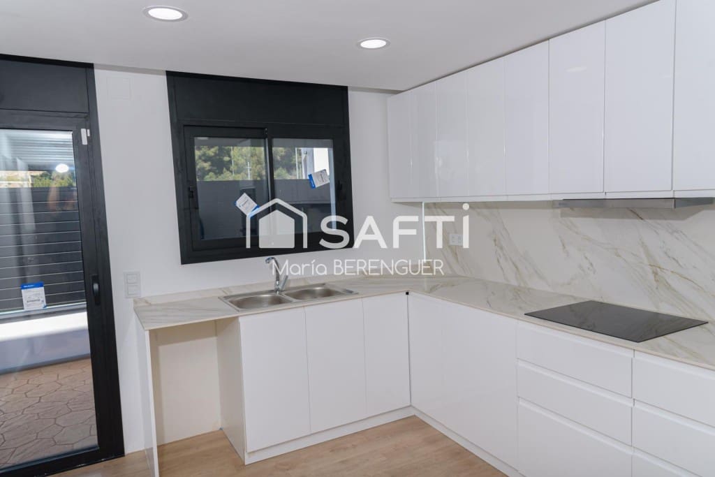 4 soveværelse Villa til salg i Calafell med swimmingpool garage - € 540.000 (Ref: 9952339)