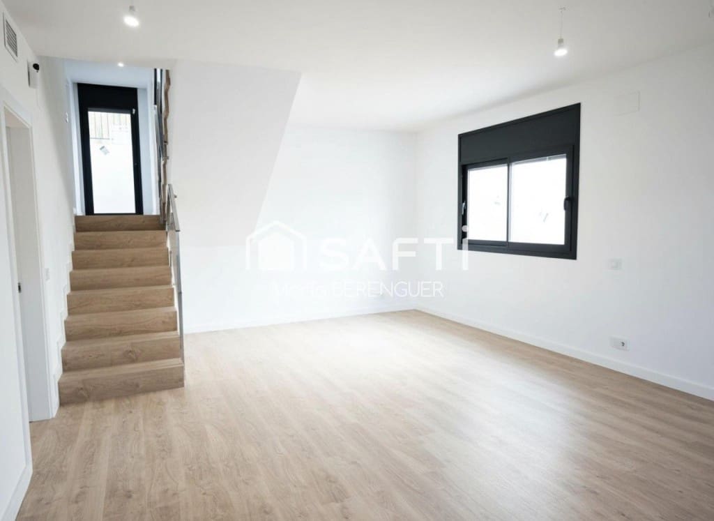 4 soveværelse Villa til salg i Calafell med swimmingpool garage - € 540.000 (Ref: 9952339)