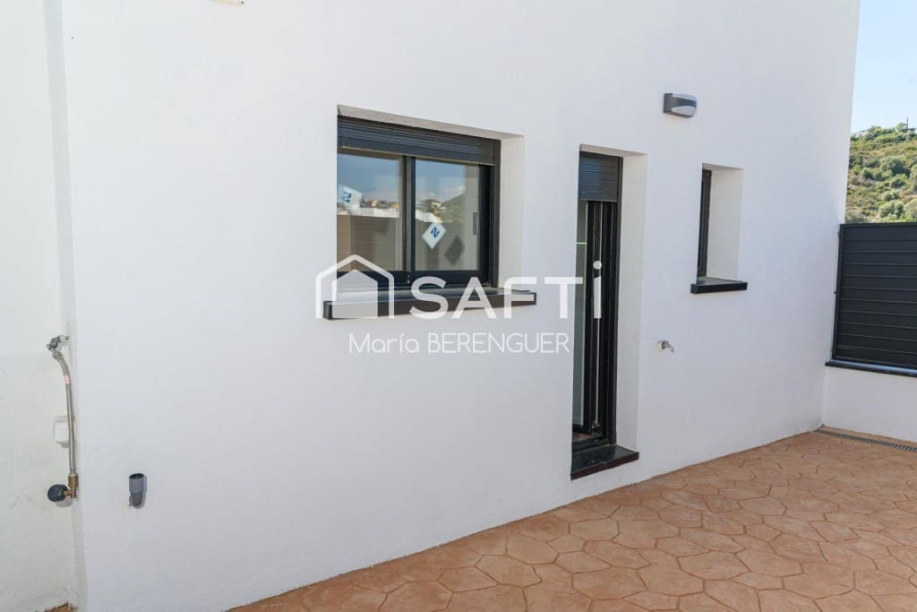 4 soveværelse Villa til salg i Calafell med swimmingpool garage - € 540.000 (Ref: 9952339)