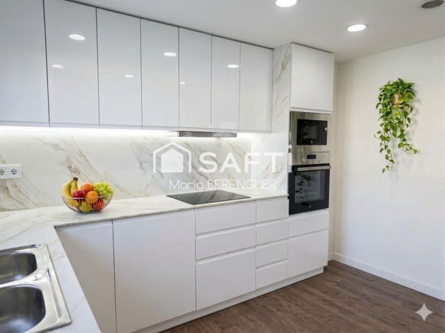4 makuuhuone Huvila myytävänä paikassa Calafell mukana uima-altaan 
autotalli - 540 000 € (Ref: 9952339)