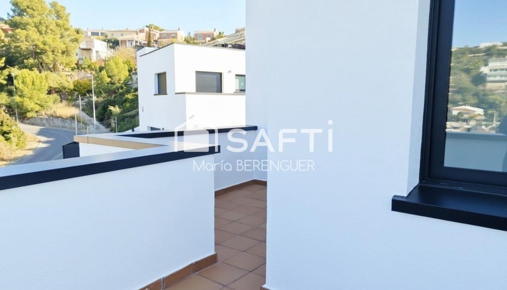 4 soveværelse Villa til salg i Calafell med swimmingpool garage - € 540.000 (Ref: 9952339)