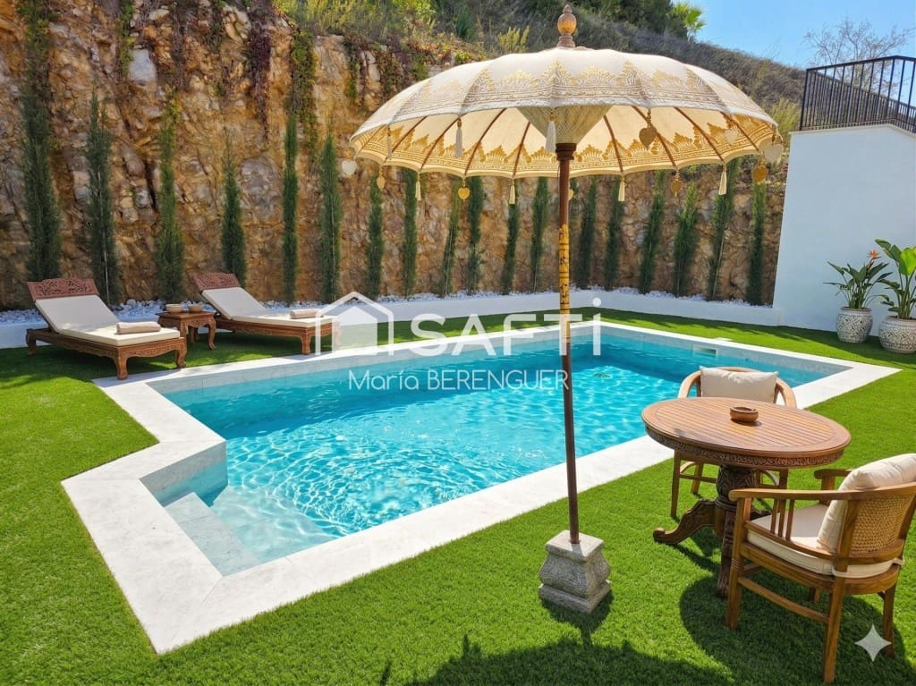 4 soveværelse Villa til salg i Calafell med swimmingpool garage - € 540.000 (Ref: 9952339)