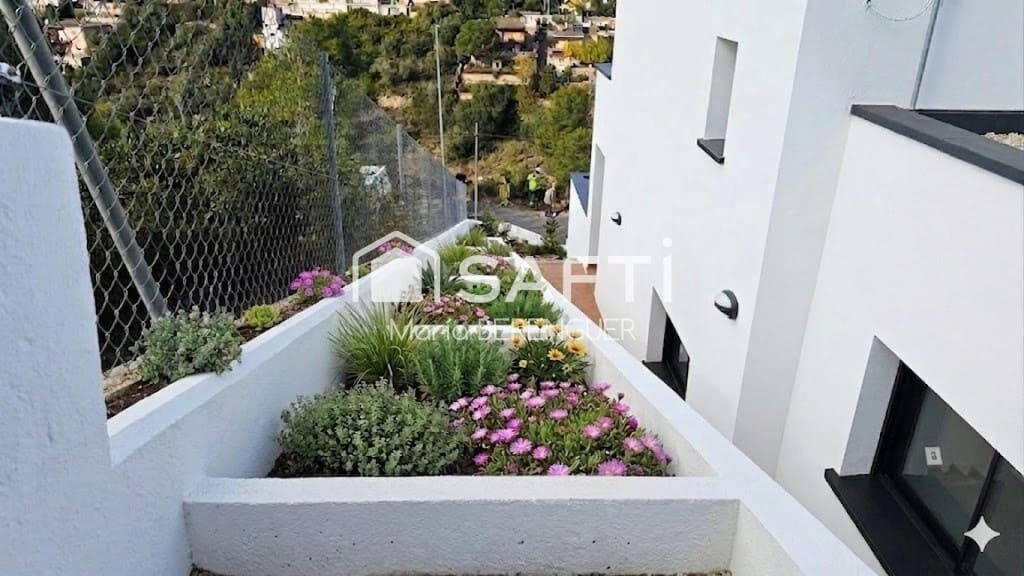 4 soveværelse Villa til salg i Calafell med swimmingpool garage - € 540.000 (Ref: 9952339)