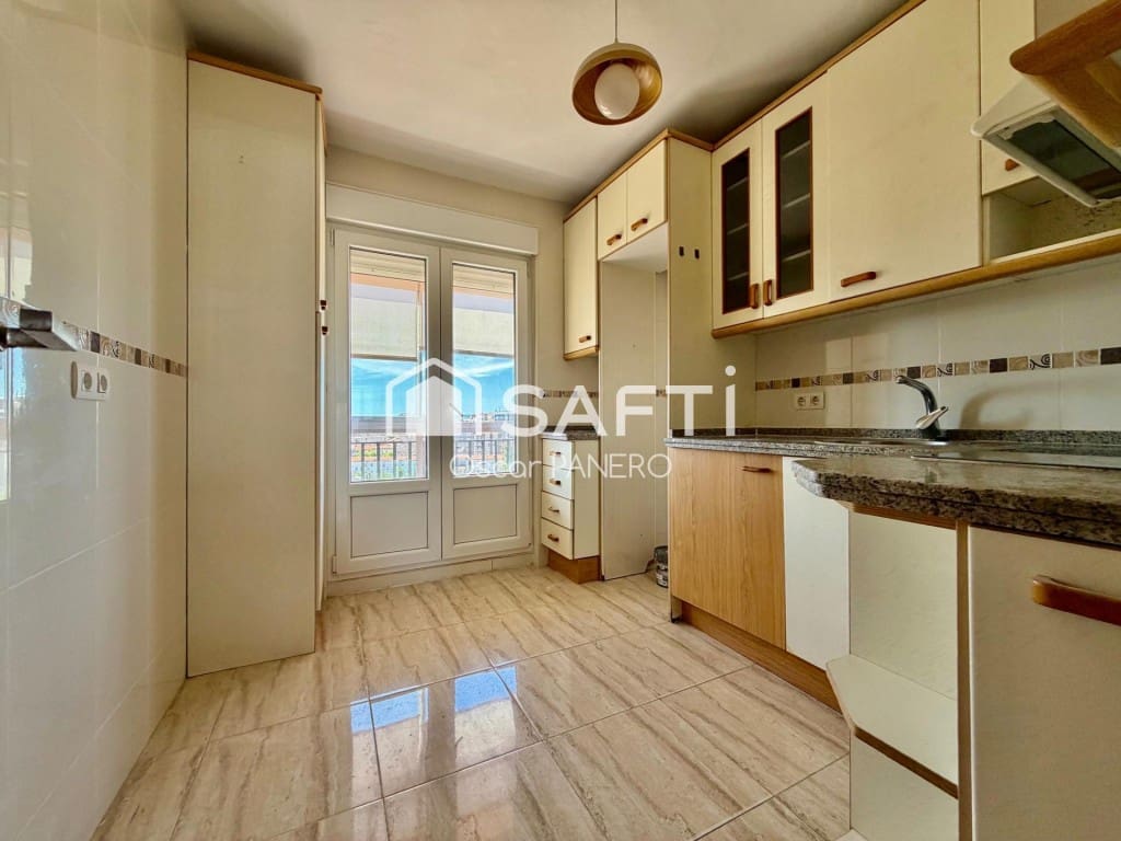 4 slaapkamer Appartement te koop in Leon stad - € 220.000 (Ref: 9952341)