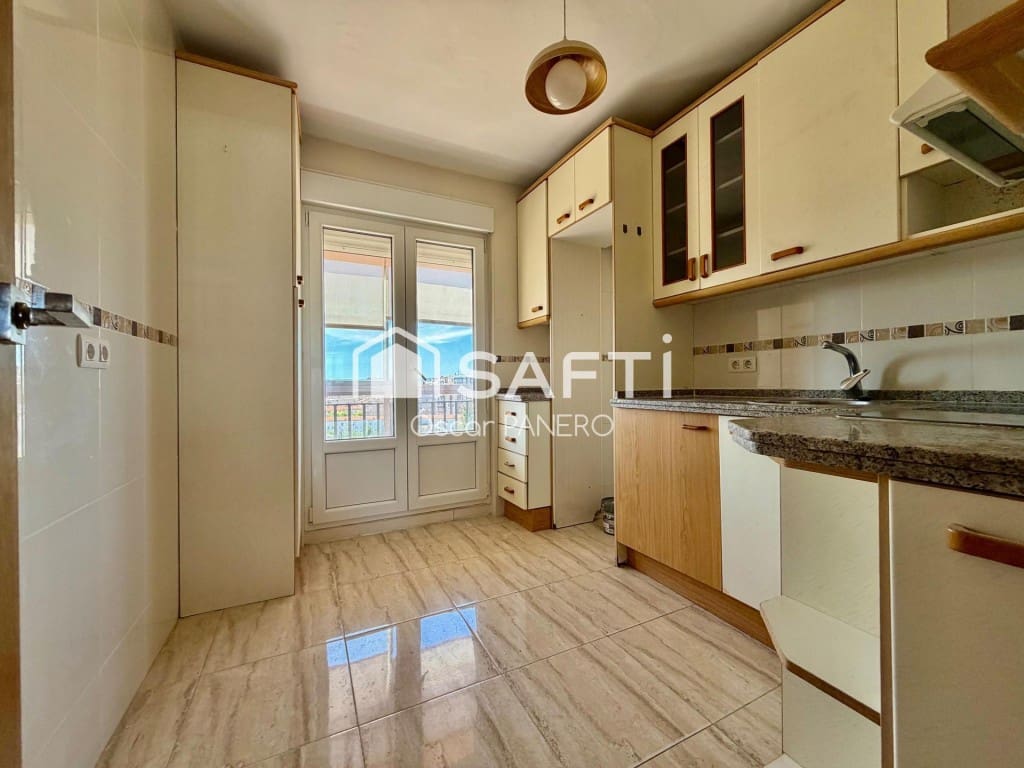 4 slaapkamer Appartement te koop in Leon stad - € 220.000 (Ref: 9952341)