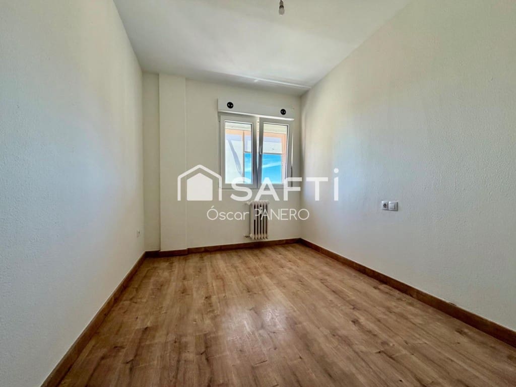 4 slaapkamer Appartement te koop in Leon stad - € 220.000 (Ref: 9952341)