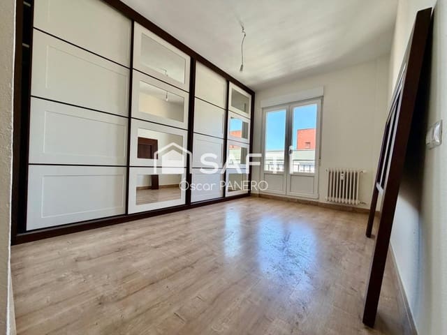 4 slaapkamer Appartement te koop in León stad - € 220.000 (Ref: 9952341)