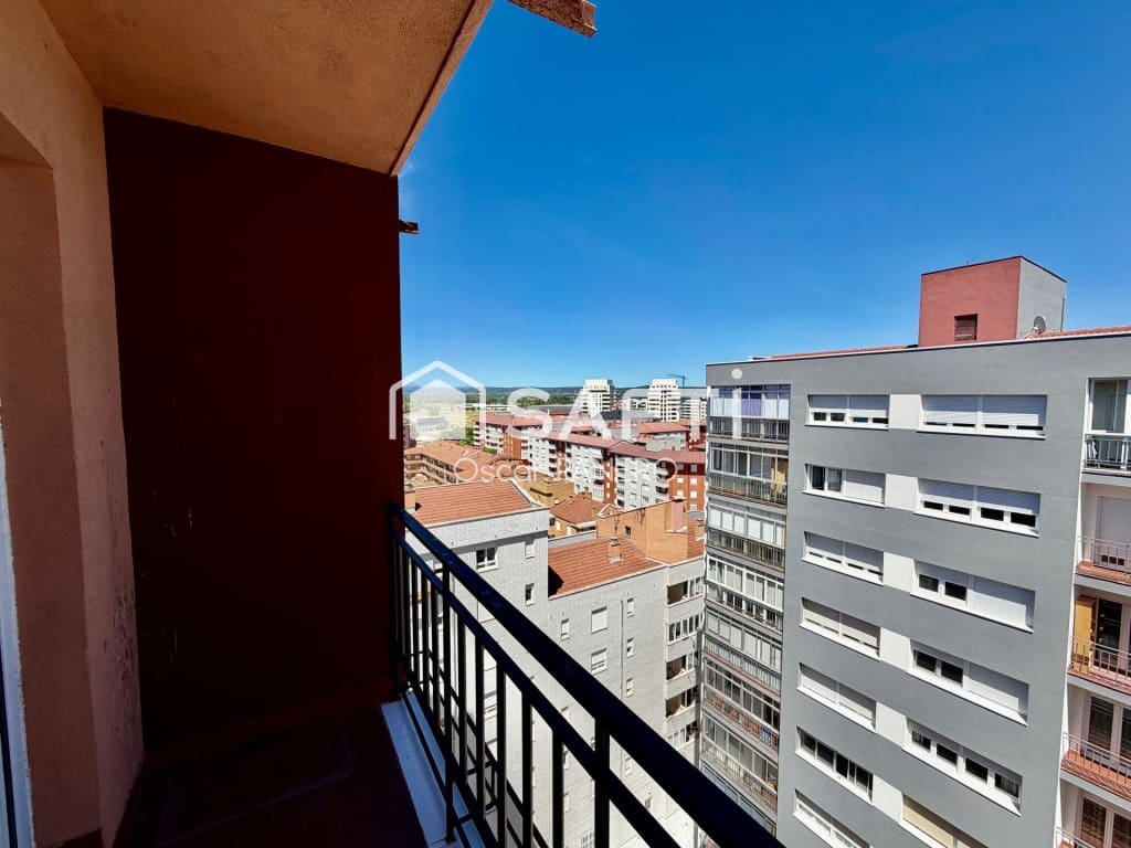 4 slaapkamer Appartement te koop in Leon stad - € 220.000 (Ref: 9952341)