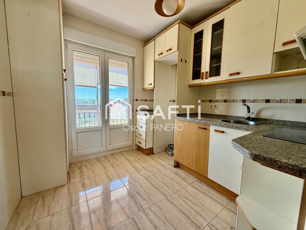 4 slaapkamer Appartement te koop in Leon stad - € 220.000 (Ref: 9952341)
