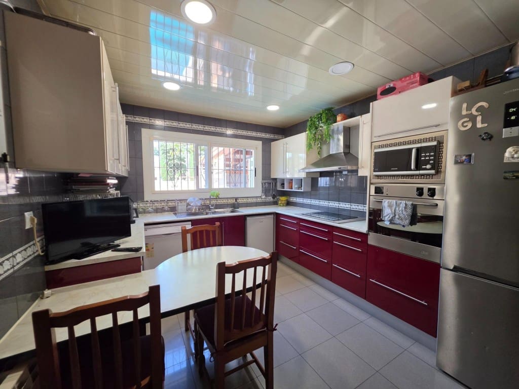 5 sovrum Radhus till salu i Sant Pere de Ribes med pool - 560 000 € (Ref: 9952342)