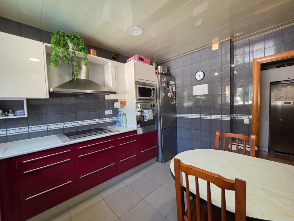 5 sovrum Radhus till salu i Sant Pere de Ribes med pool - 560 000 € (Ref: 9952342)