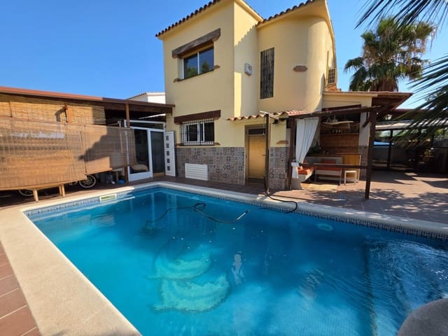 5 sovrum Radhus till salu i Sant Pere de Ribes med pool - 560 000 € (Ref: 9952342)
