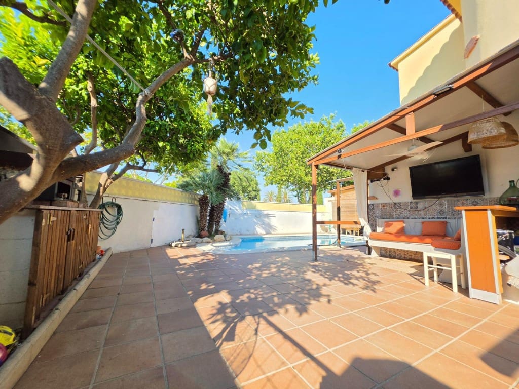 5 sovrum Radhus till salu i Sant Pere de Ribes med pool - 560 000 € (Ref: 9952342)