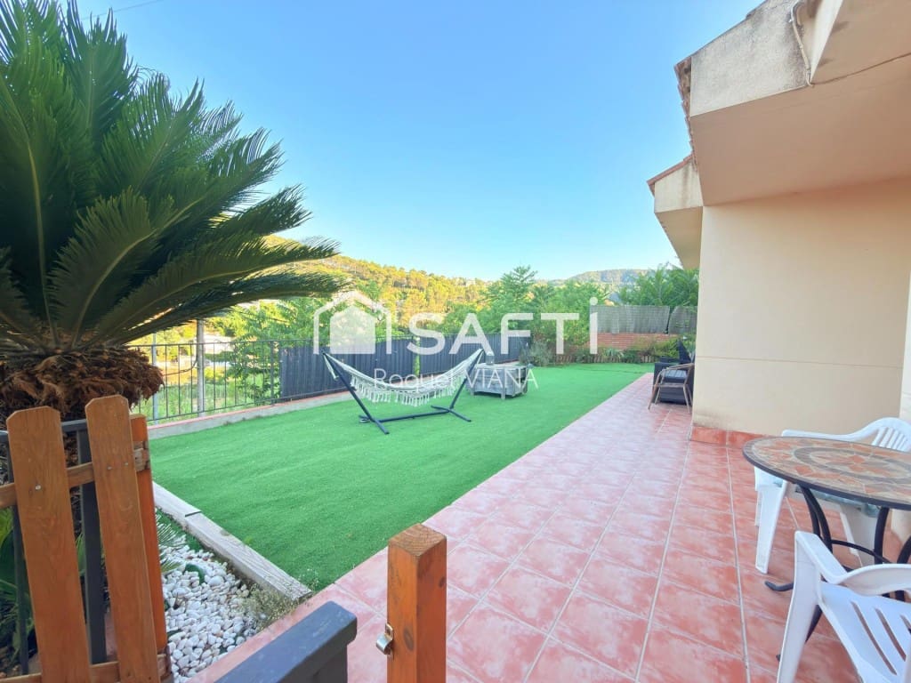 4 bedroom Villa for sale in Vallirana with garage - € 360,000 (Ref: 9953949)