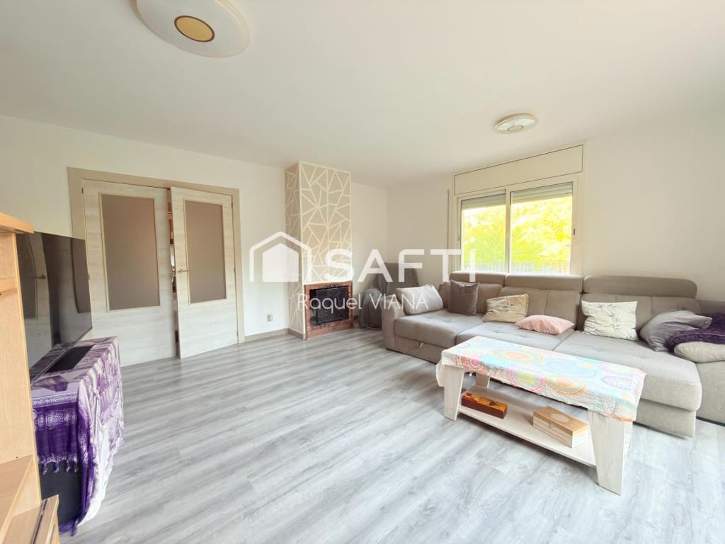 4 bedroom Villa for sale in Vallirana with garage - € 360,000 (Ref: 9953949)