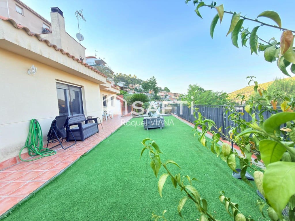 4 bedroom Villa for sale in Vallirana with garage - € 360,000 (Ref: 9953949)