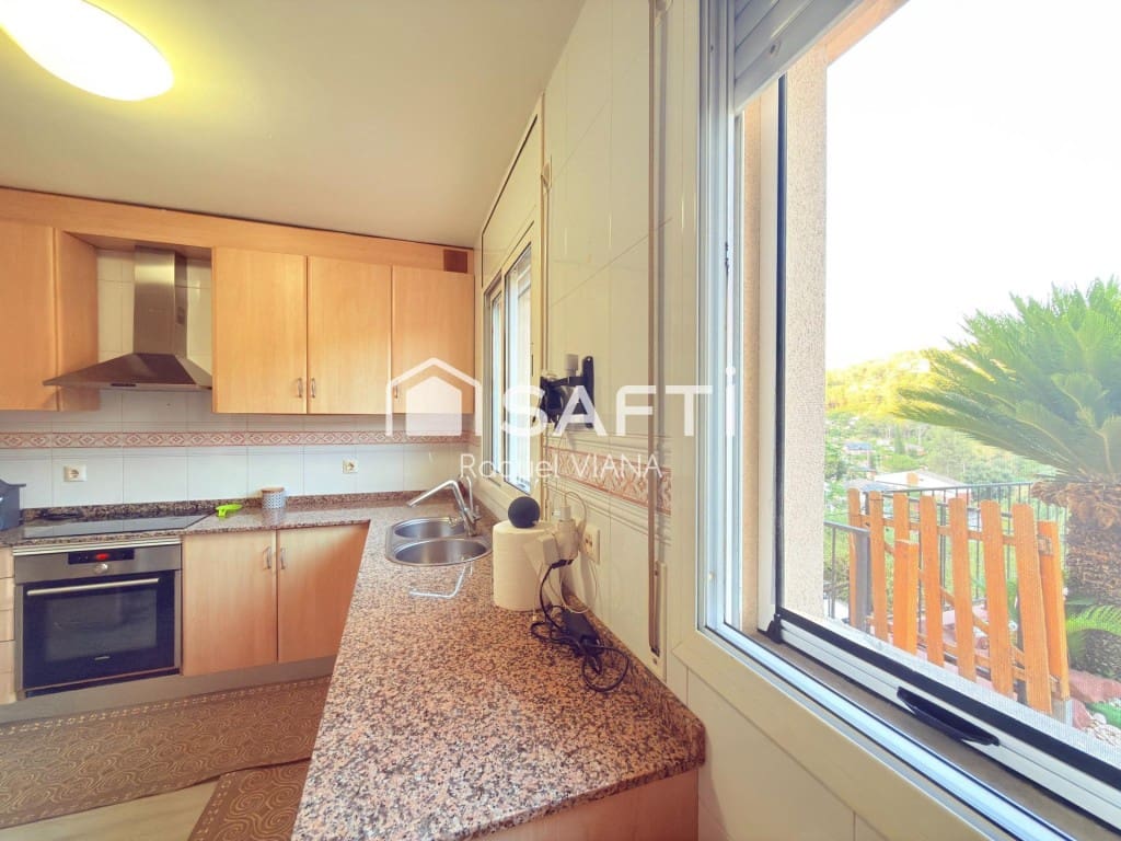 4 bedroom Villa for sale in Vallirana with garage - € 360,000 (Ref: 9953949)